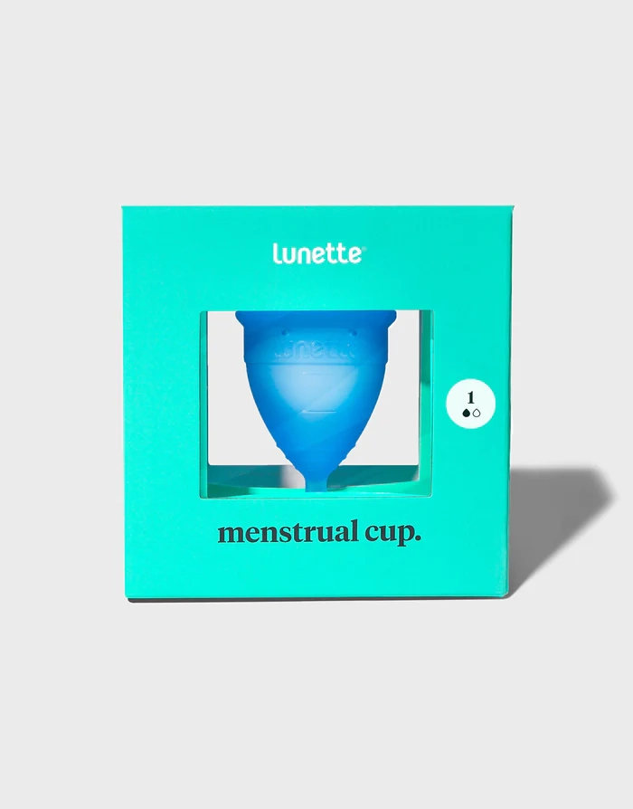Менструальная чаша "Womanizer Lunette" 1 капля, синяя 